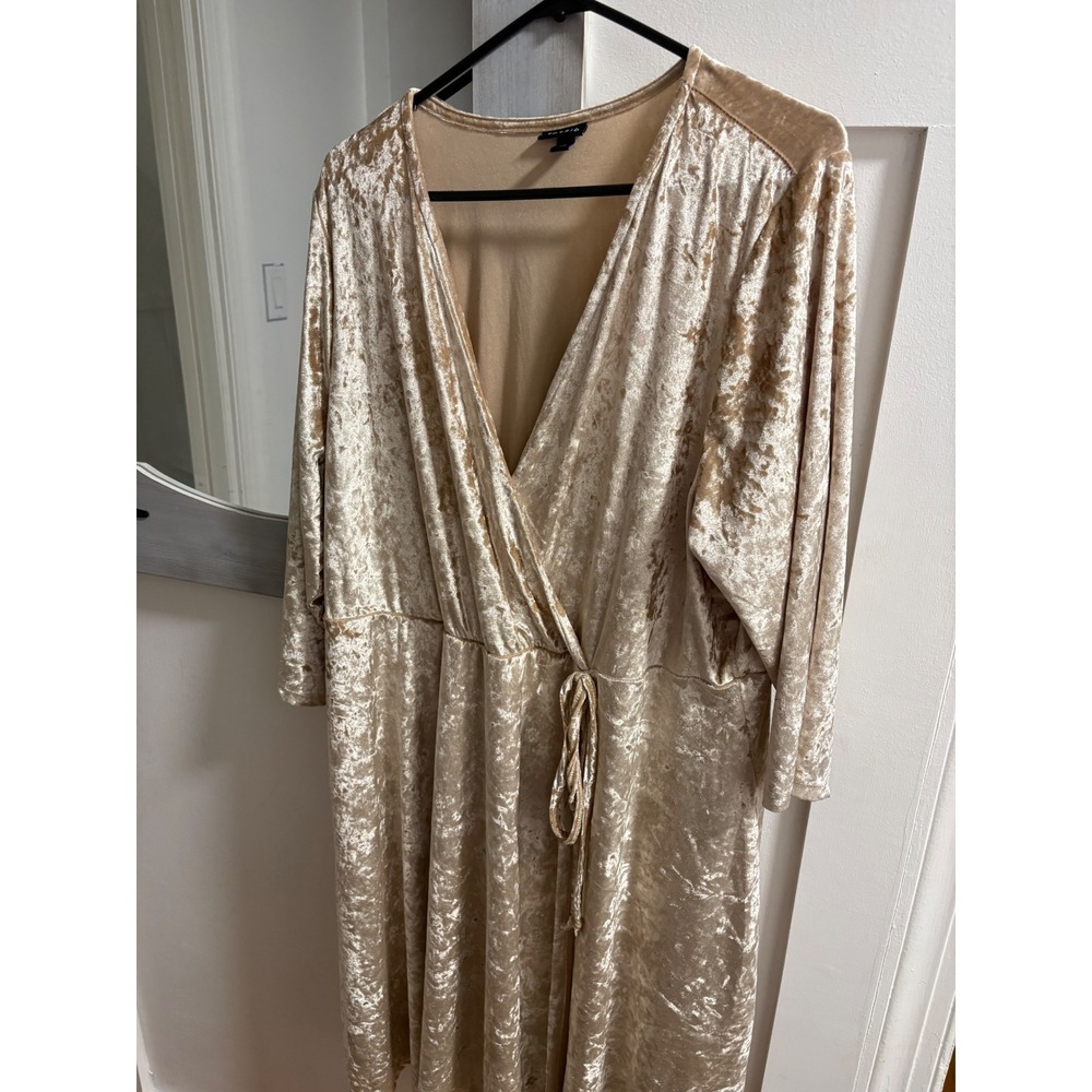 Torrid Champagne Gold Crushed Velvet Wrap Dress Plus Size 3 3X V-Neck Holiday